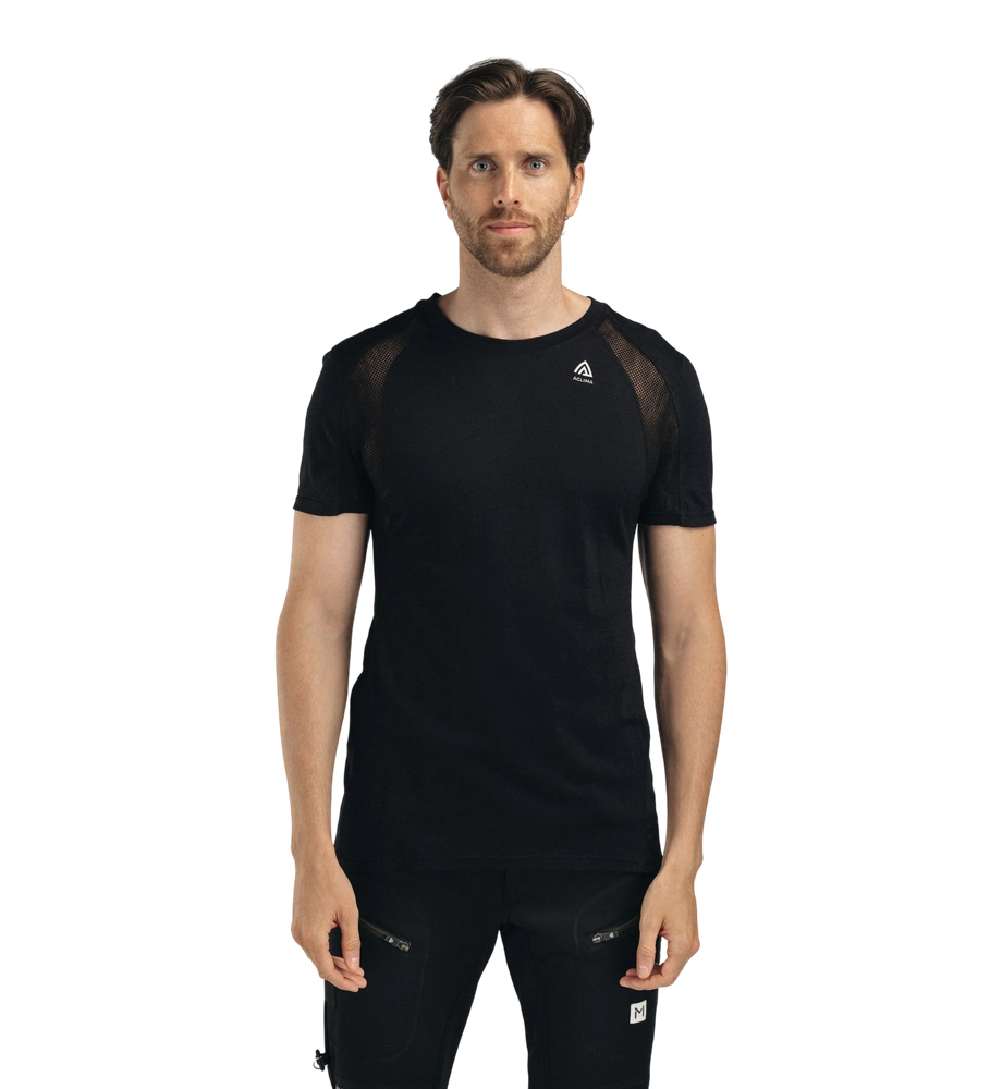 104785_104785-123  140 Sports T-Shirt M's